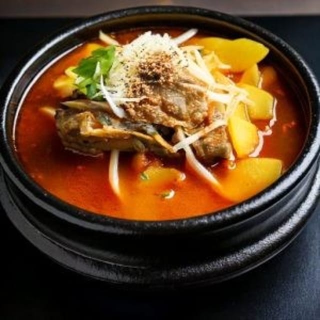 Gamjatang [감자탕].